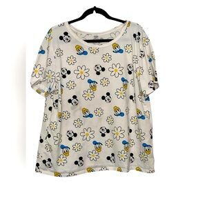 Disney Mickey and Friends Floral Tee Size 2X